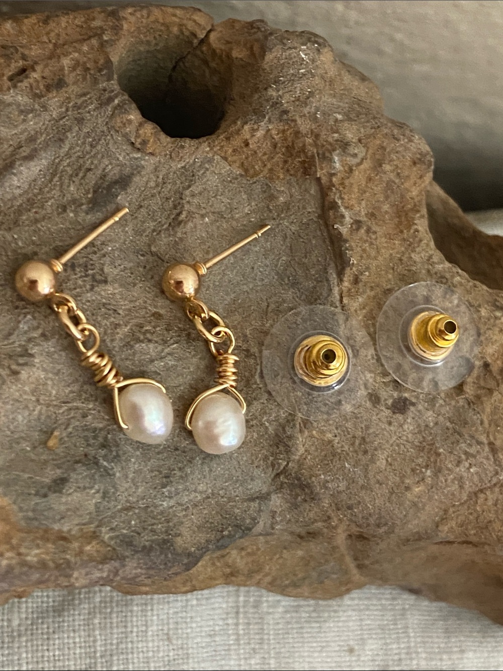 NEW Handmade Gold Wire Freshwater Pearl Drop Stud Earrings